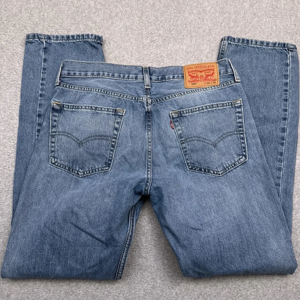 Levi's 505 Jeans Men's 32x32‎ FITS 32x31 Straight Medium Wash 100% Cotton Denim